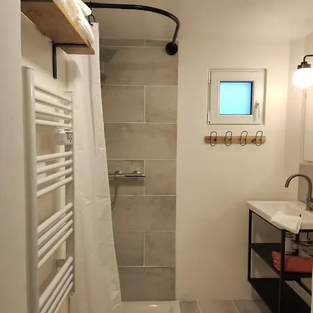 Des Viviers -08400 - De 1 A 2 Personnes בית נופש