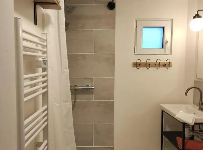 Des Viviers -08400 - De 1 à 2 Personnes Hébergement de vacances