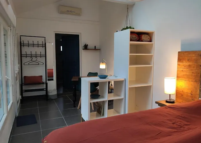 Des Viviers -08400 - De 1 à 2 Personnes Hébergement de vacances *