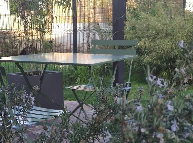 Des Viviers -08400 - De 1 à 2 Personnes Hébergement de vacances Manre